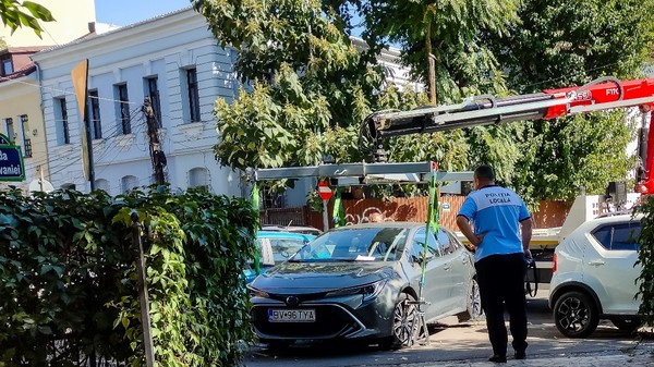 Consiliul General al Municipiului Bucureşti a adoptat miercuri un nou regulament privind ridicarea maşinilor parcate neregulamentar