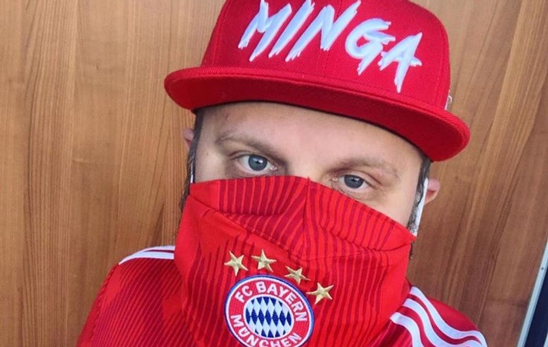 Bayern Munchen vinde măști de protecție cu emblema clubului