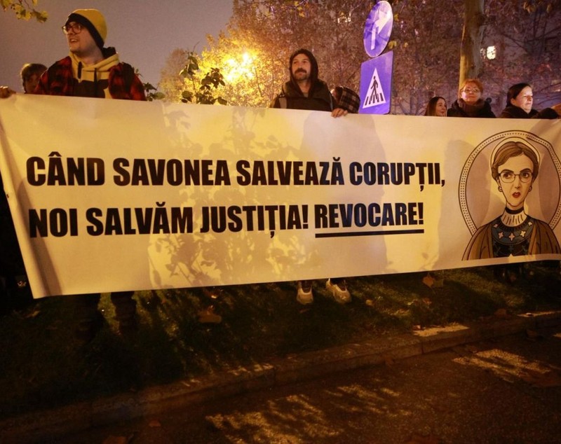 Protest în fața CSM după valul de infractori eliberați: „Pentru furt, abuz și mită vine Lia și te-achită”