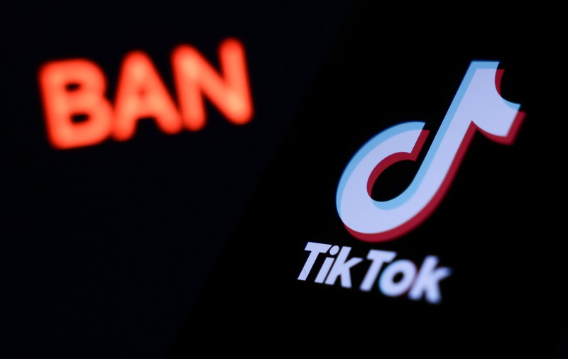 TikTok revine în magazinele de aplicații din SUA. Nu este încă clar ce se va întâmpla cu rețeaua socială pe termen lung