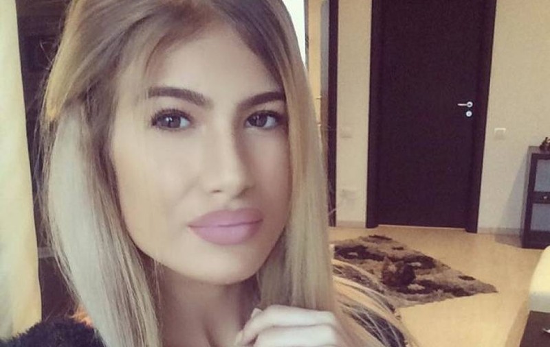 Dansatoare în clubul Bamboo, desfigurată în bătaie. Mama tinerei face primele declarații