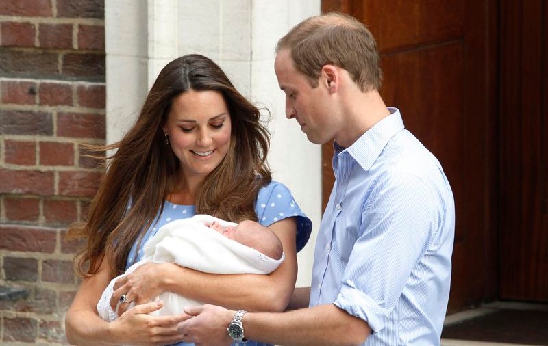 Asta-i BUNĂ! O britanică a născut FIX în aceleaşi zile ca Ducesa de Cambridge