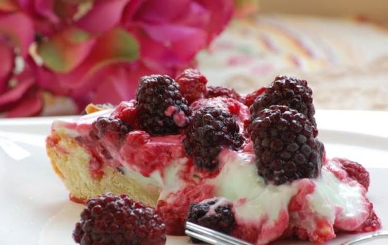 Reţeta zilei - Tartă cu mascarpone, mentă şi fructe de pădure