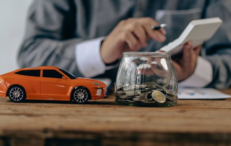 Data la care se depune formularul pentru taxa pe lux și câți bani trebuie să plătească românii care au mașini scumpe