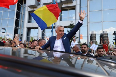 Călin Geprgescu a avut la dispoziție o limuzină Mercedes GLE Coupe. foto: Dumitru Angelescu