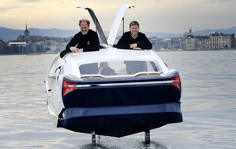 SeaBubbles, "taxiurile zburătoare", la un pas de a deveni realitate. Noi teste au fost făcute cu succes la Paris, pe Sena