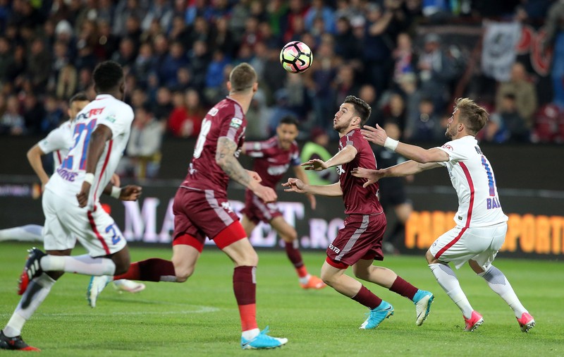 CFR Cluj - FCSB 0-0. Şapte suporteri au interzis un an pe stadioane. "Am fost loviţi cu bastoane"