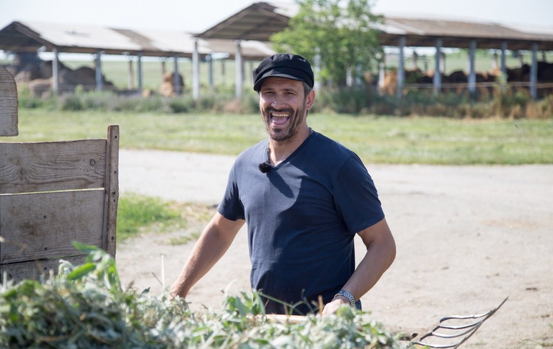 Nicolai Tand își aduce aminte de copilărie la ”Poftiți la Nea Mărin”