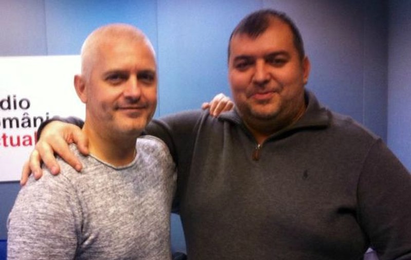 A lăsat viața de vedetă, pentru radio. Cum trăiește acum muzica Bogdan Pavlică, fostul „backing vocal” al lui Ștefan Bănică jr.