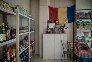 Rafturi din Carnicería Caraiman