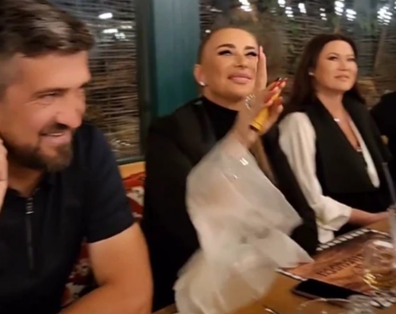Anamaria Prodan, primele declarații după ce s-a speculat că are o relație cu Adrian Iordache: „Îmi este prieten”. Au ieșit împreună în oraș, la lăutari