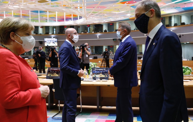 Summit-ul UE se prelungeşte. Merkel: Este posibil să nu se ajungă la un acord asupra planului de relansare economică