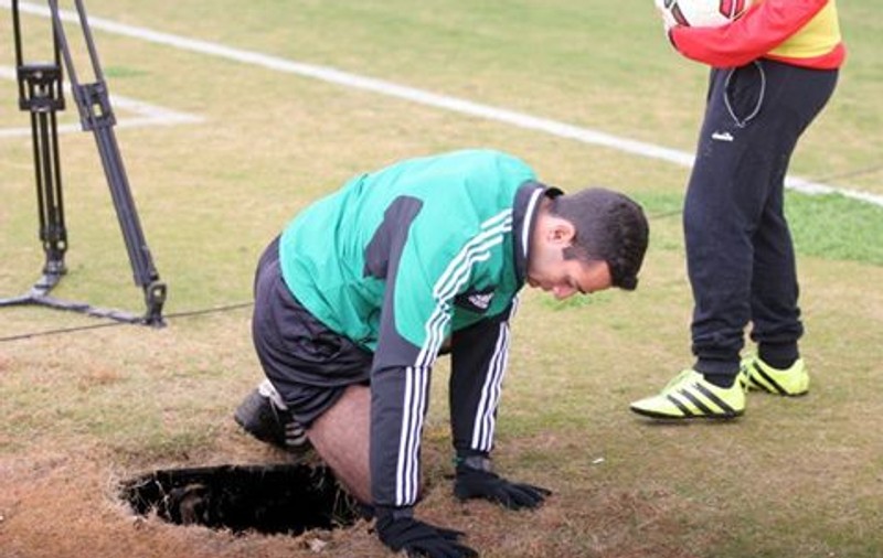 Incident nemaivăzut în fotbal, petrecut în Israel: un arbitru a căzut într-o groapă