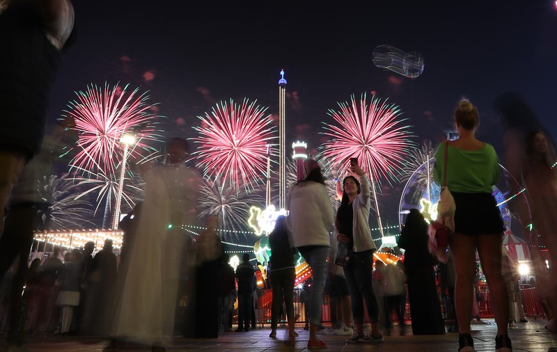 VIDEO | 300 de drone fac spectacol pe cerul din Dubai, 45 de seri la rând