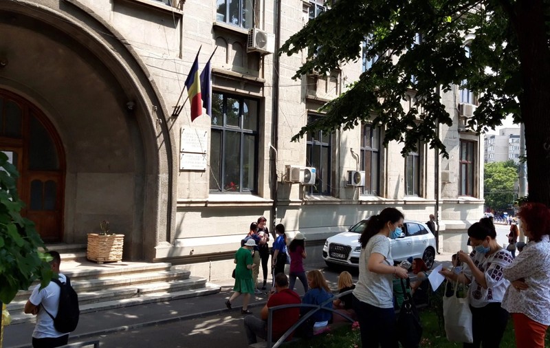 Război între Colegiul „Șincai” și Primăria Sectorului 4 pe tema cazurilor COVID-19. Băluță amenință cu plângeri penale pentru zădărnicirea combaterii bolilor și ultraj!