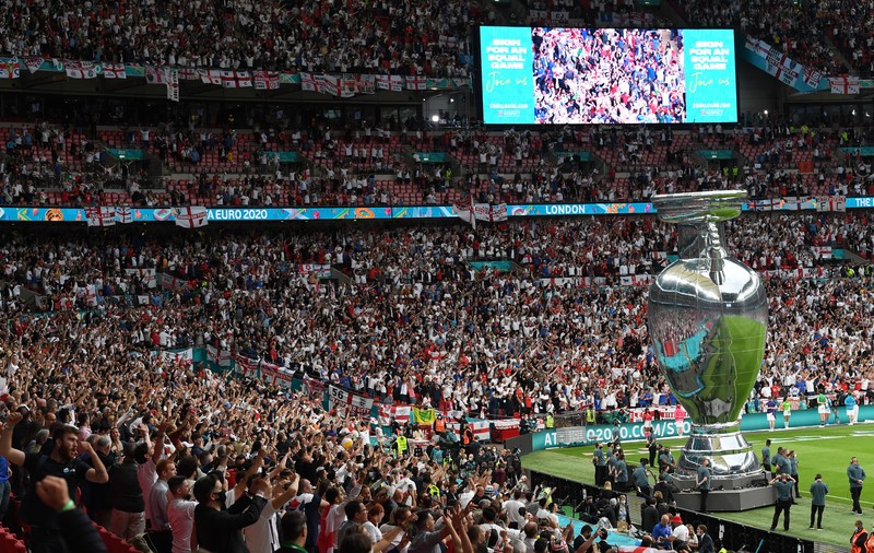 Un expert german în sănătate, după organizarea EURO 2020 în pandemie. „UEFA e responsabilă pentru decese!”