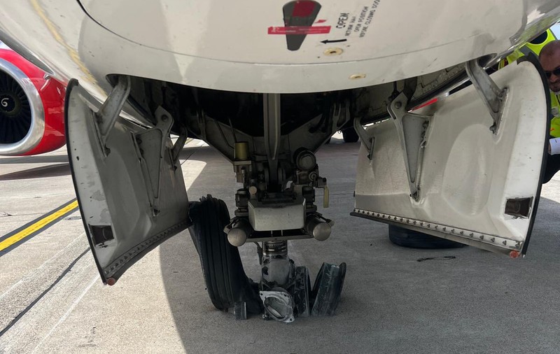 Incident pe un aeroport din Antalya: Anvelopa unui avion cu aproape 190 de pasageri a explodat la aterizare 