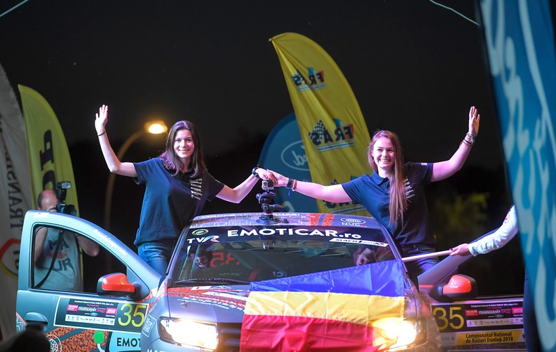 Primul echipaj feminin românesc din ultimii 50 de ani, la un raliu în afara ţării