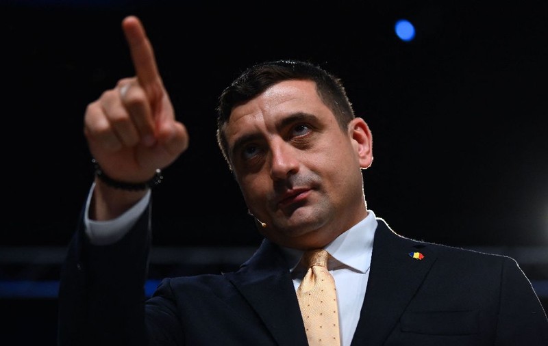 Korábban támadta, most megnyerné a magyarokat: George Simion kijelentette hogy a magyar kormányfővel együttműködnének a woke- és neomarxista ideológiákkal szemben