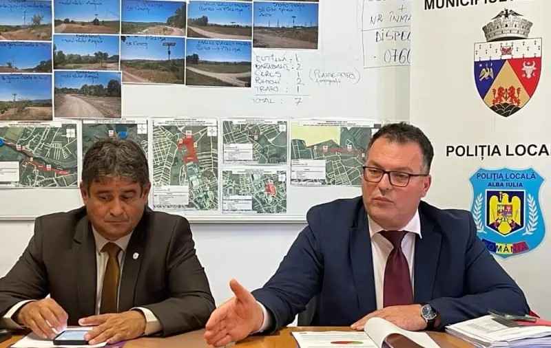Polițiștii locali din Alba Iulia vor fi duși la cursuri de vorbit în public. Unora le este frică să vorbească cu cetățenii