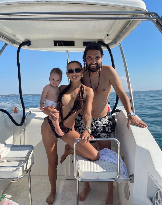 Dan Alexa și Andrada au divorțat la notar. Ce au decis în privința custodiei fiului lor, Arkan: „Suntem în relații foarte bune”