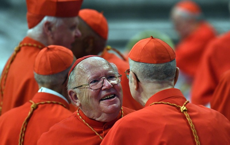 Un cardinal francez recunoaște public că a abuzat sexual o fată de 14 ani. „M-am purtat într-un mod condamnabil”