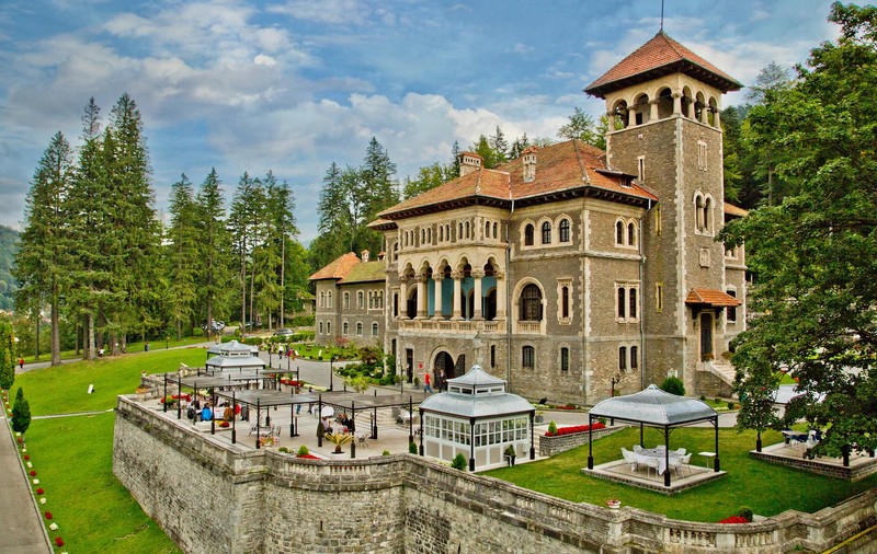 Istoria Castelului Cantacuzino din Bușteni: cum a ajuns palatul „Nababului” în proprietatea unui oligarh rus susținut de Vladimir Putin