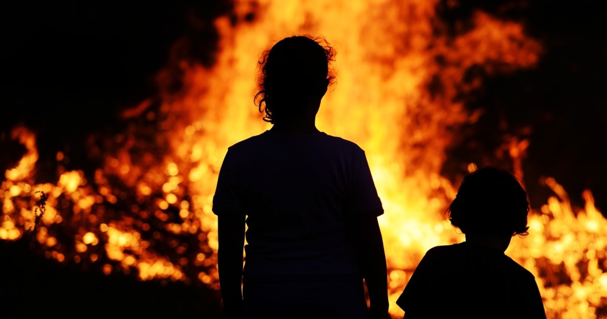 Ce înseamnă când visezi incendiu
