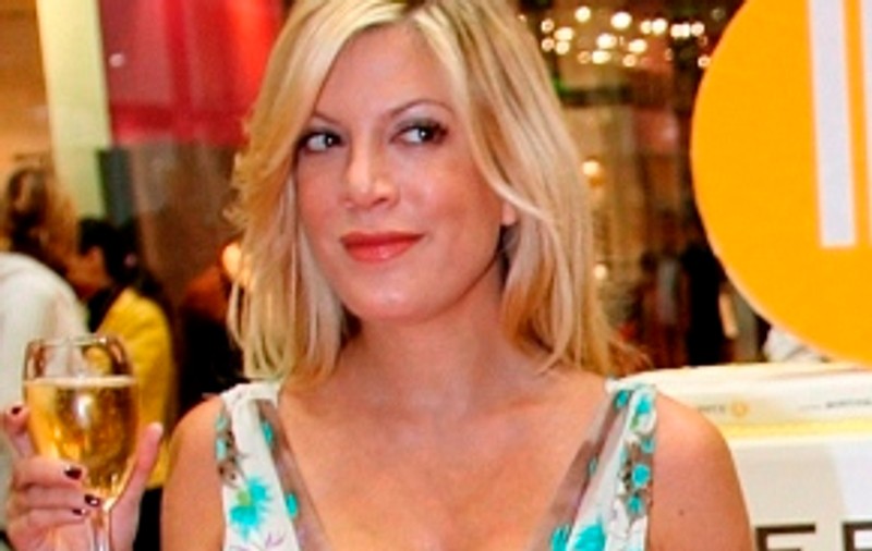 Tori Spelling, dusă de urgenţă la spital