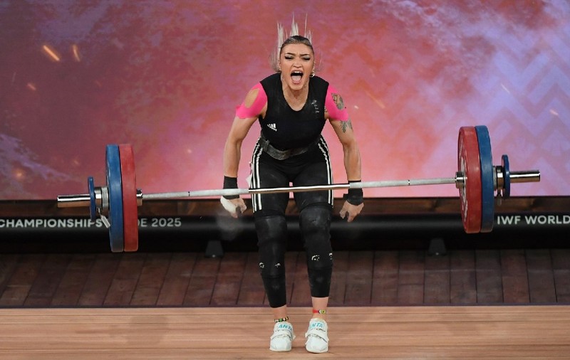 Mihaela Cambei a adus trei medalii de aur României, de la Europenele Under-23