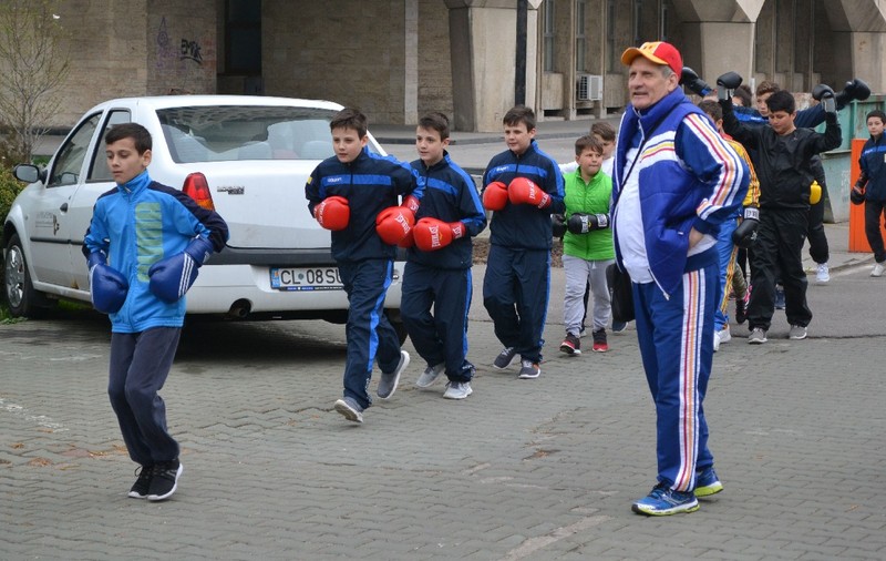 Sportivii de la CSM Ploiești s-au antrenat în fața Primăriei. Proteste după ce Consiliul Local a sistat plata sumelor destinate pregătirii