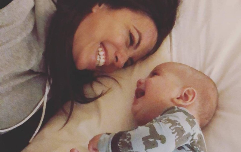 Cum arată Eva Longoria în costum de baie la 6 luni după ce a născut