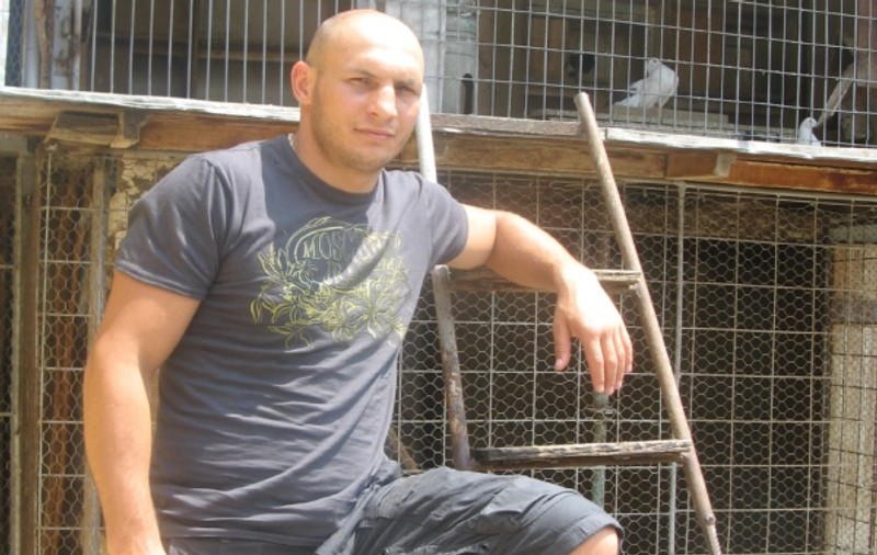 Adrian Diaconu îşi linge rănile acasă