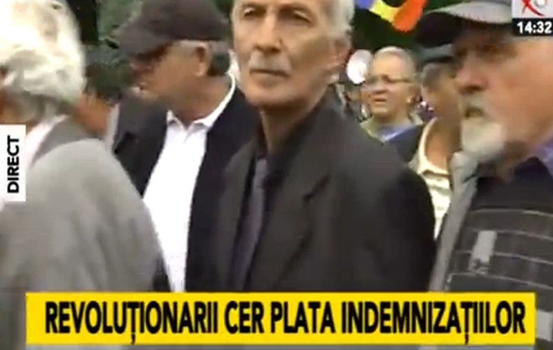 PROTEST ÎN CAPITALĂ. Trafic blocat de revoluţionari, în Piaţa Victoriei