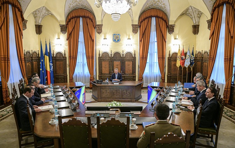 UPDATE | Şedinţă CSAT, la Palatul Cotroceni. România va cumpăra încă 5 avioane F16 şi va trimite peste 2.000 de militari în misiuni