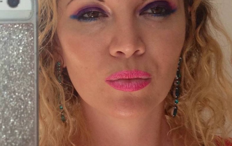 A CUPRINS-O RUŞINEA? Oana Lis NU SE MAI DEZBRACĂ la piscină | FOTO