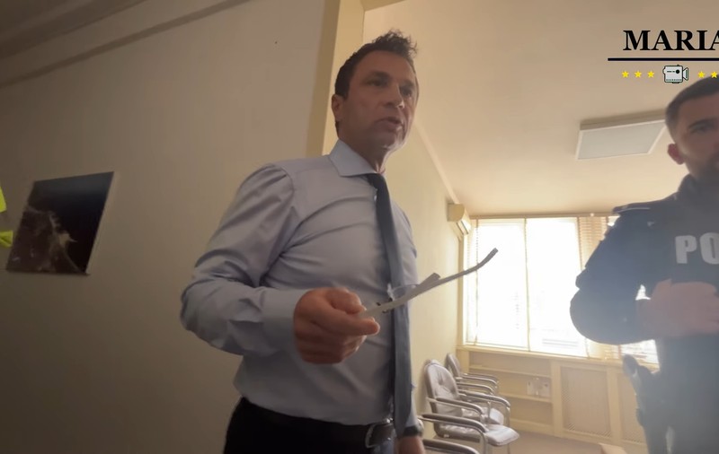 Primarul din Mangalia a fost amendat pentru că a apelat abuziv numărul de urgență 112, în timpul ședinței de consiliu local