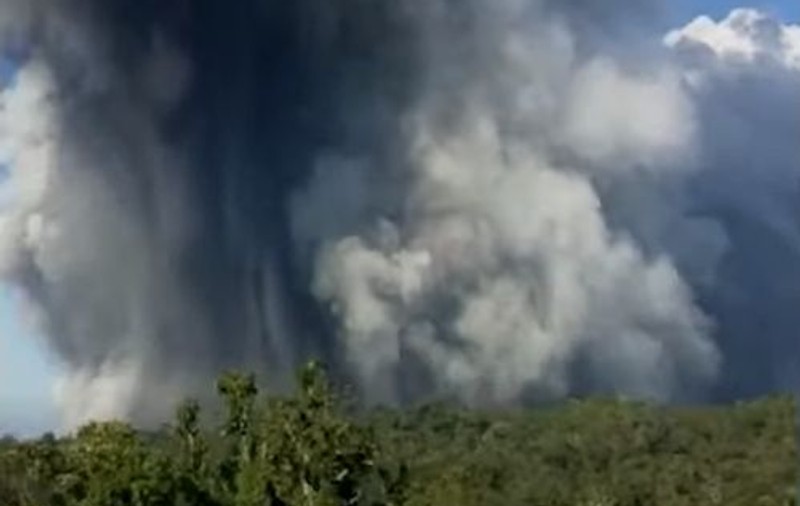 Un vulcan din provincia indoneziană Java de Vest a erupt