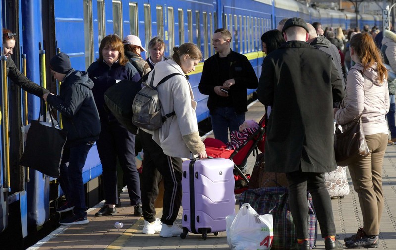 Ce impact au refugiații ucraineni pe piața forței de muncă din Polonia. Câți și în ce domenii lucrează