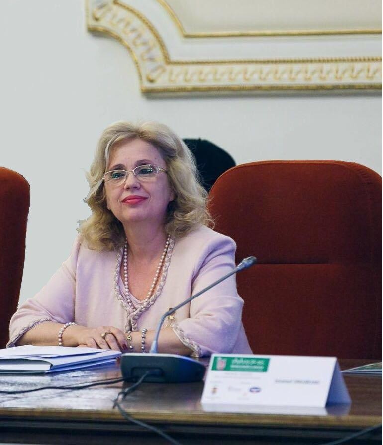 Camelia Gavrilă se întoarce în fruntea Colegiului Național Costache Negruzzi din Iași | Sursa foto: Facebook