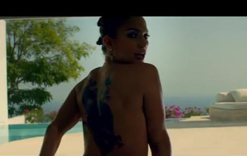 Jennifer Lopez, topless și plină de tatuaje în noul clip! VIDEO