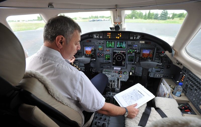 O pasageră a ajutat un avion să aterizeze