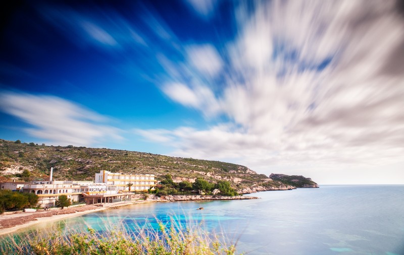 Un primar polonez a murit după ce a căzut de la balconul unui hotel din Sardinia, Italia
