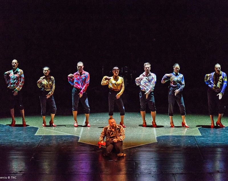 Recomandările culturale ale săptămânii. Spectacolul de teatru în care se cântă, se dansează și se cugetă la bădărănie