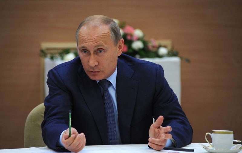 Putin vrea să creeze propria reţea de INTERNET. Ruşii ar fi deconectaţi de la internetul global