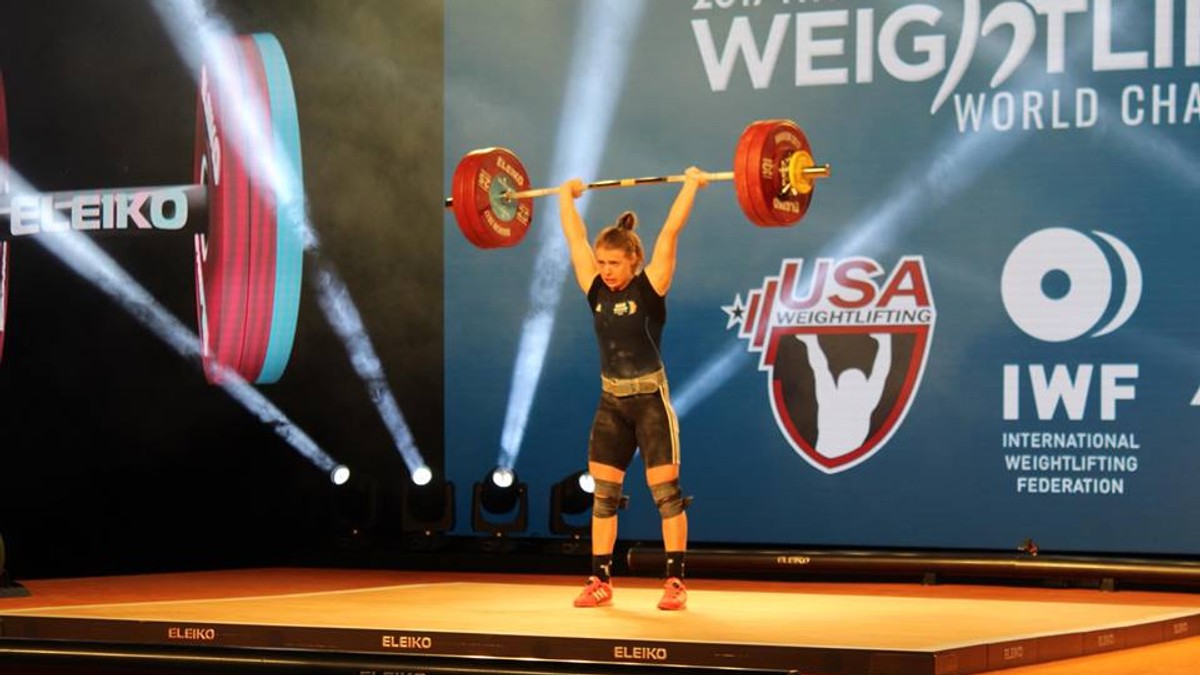 Loredana Toma Loredana Toma a cucerit trei medalii de aur la Campionatele Mondiale de Seniori de haltere de la Anaheim