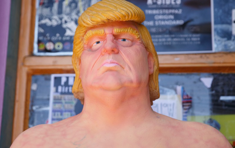 O statuie nud a lui Donald Trump a apărut în New York. Ce decizie au luat autoritățile