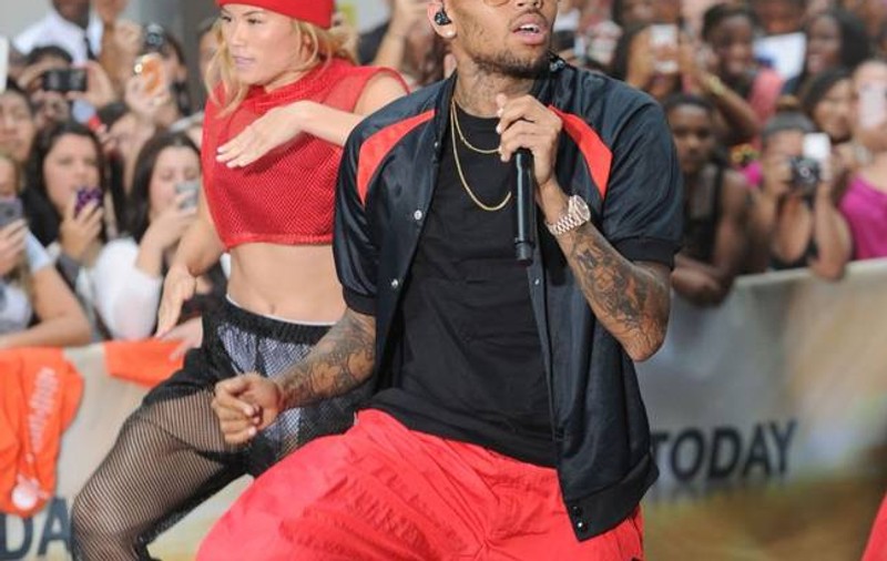 Chris Brown, CONDAMNAT LA ALTE 131 DE ZILE DE ÎNCHISOARE!