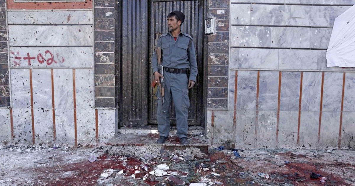 Atentat sinucigas într-un centru electoral din Kabul, Afganistan (FOTO: EPA)
