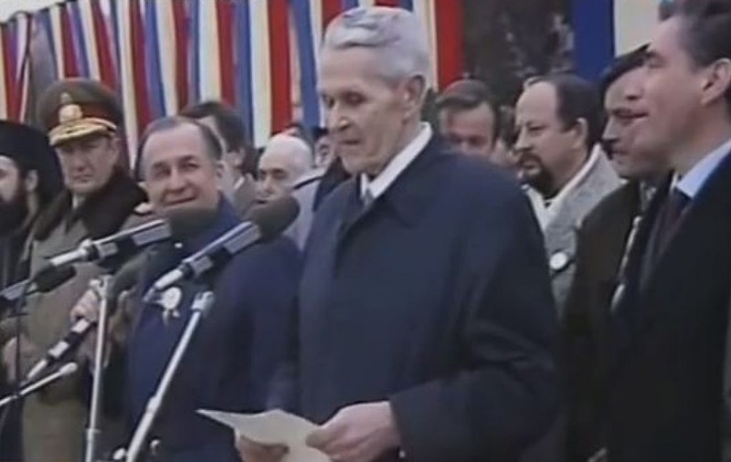 „Ambuscada” de la 1 decembrie 1990. Cum a fost deturnată prima sărbătoare de Ziua Națională postrevoluționară pentru umilirea lui Corneliu Coposu